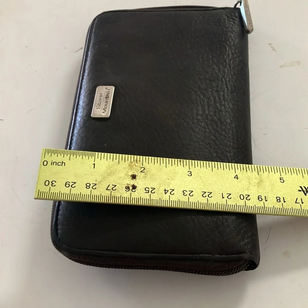 FINAL MARKDOWN Ladies Stone Mountain Black Leather Wallet